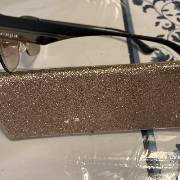 Vogue Black & Gold Sunglasses VO3828-S  917/13 51 / 19 140 3N - Picture 2 of 3